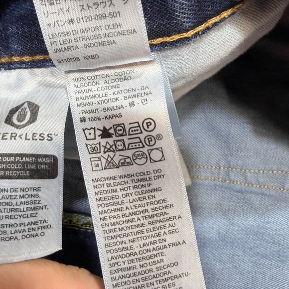 Levi's 550 Relaxed Fit Jeans Mens W48 L32 Blue Cotton Water<Less Denim - Picture 6 of 16